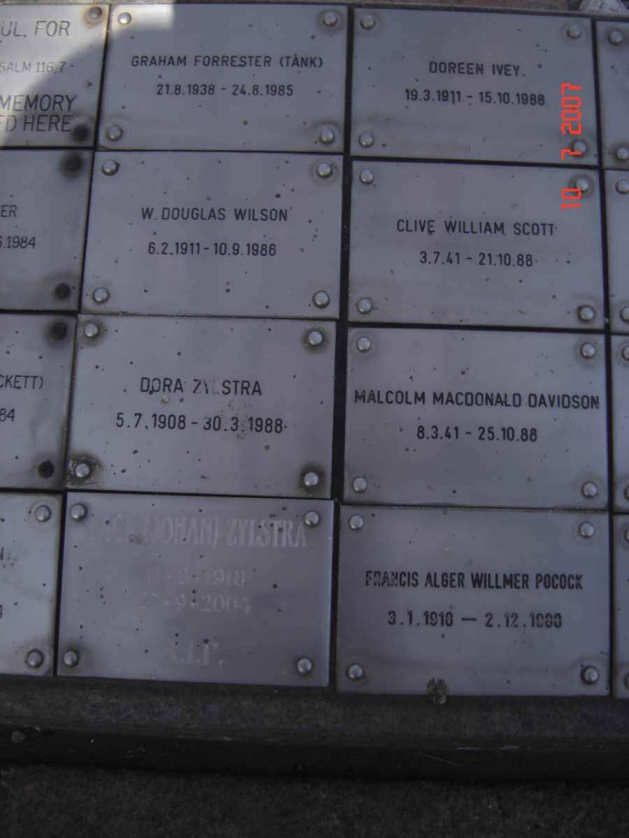 Plaque 5