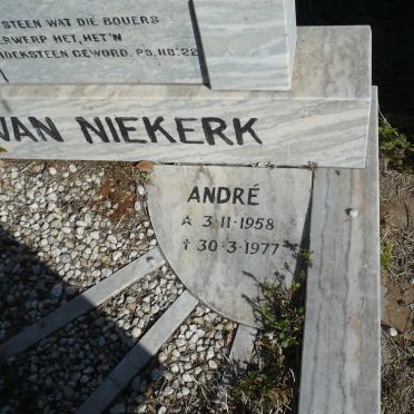 NIEKERK Petrus Jacobus S., van 1939-1981 :: VAN NIEKERK Andre 1958-1977