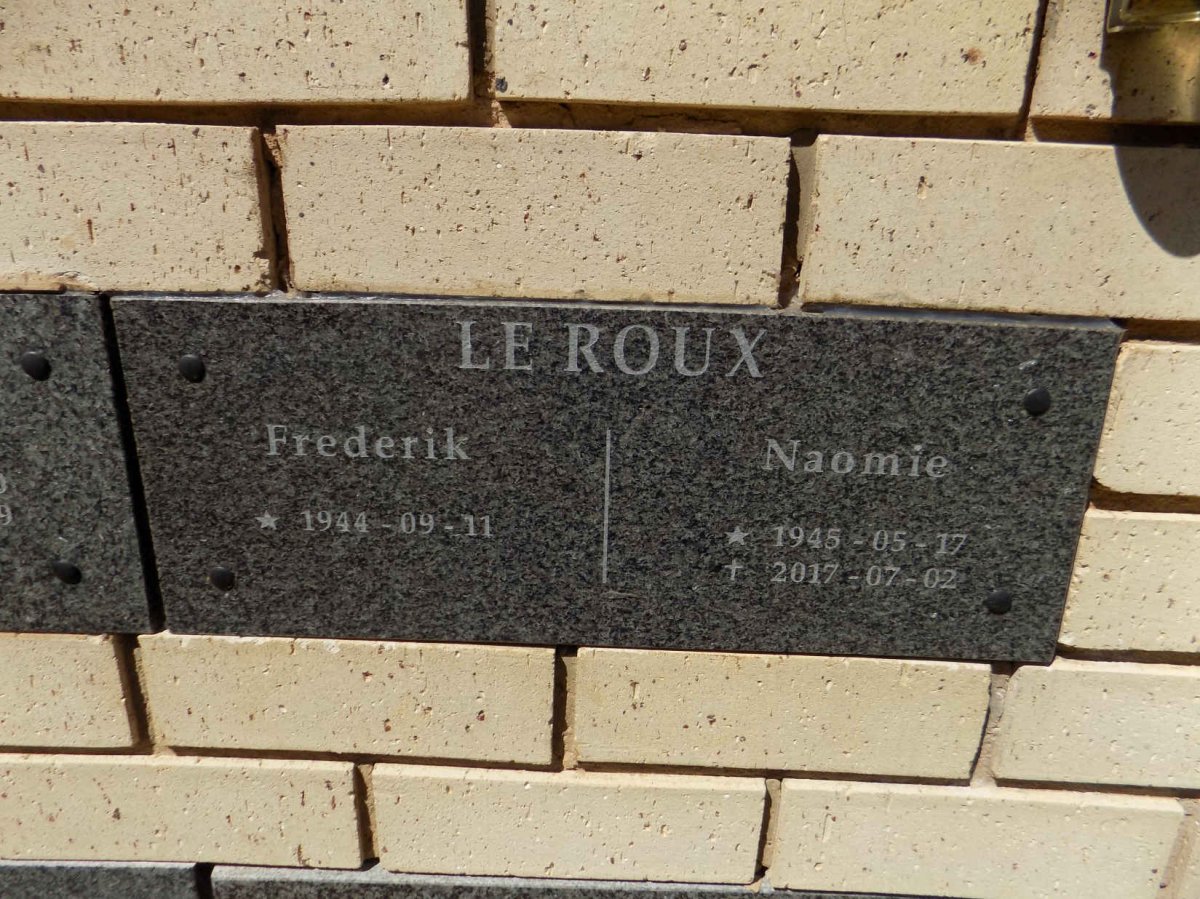 ROUX Frederik, le 1944- &amp; Naomie 1945-2017