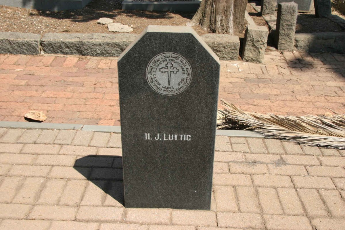 LUTTIG H.J.