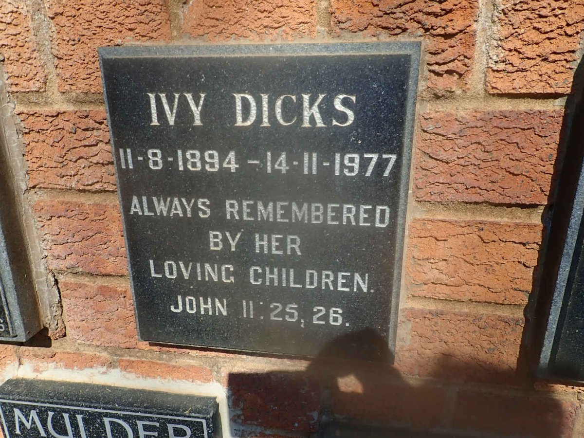 DICKS Ivy 1894-1977