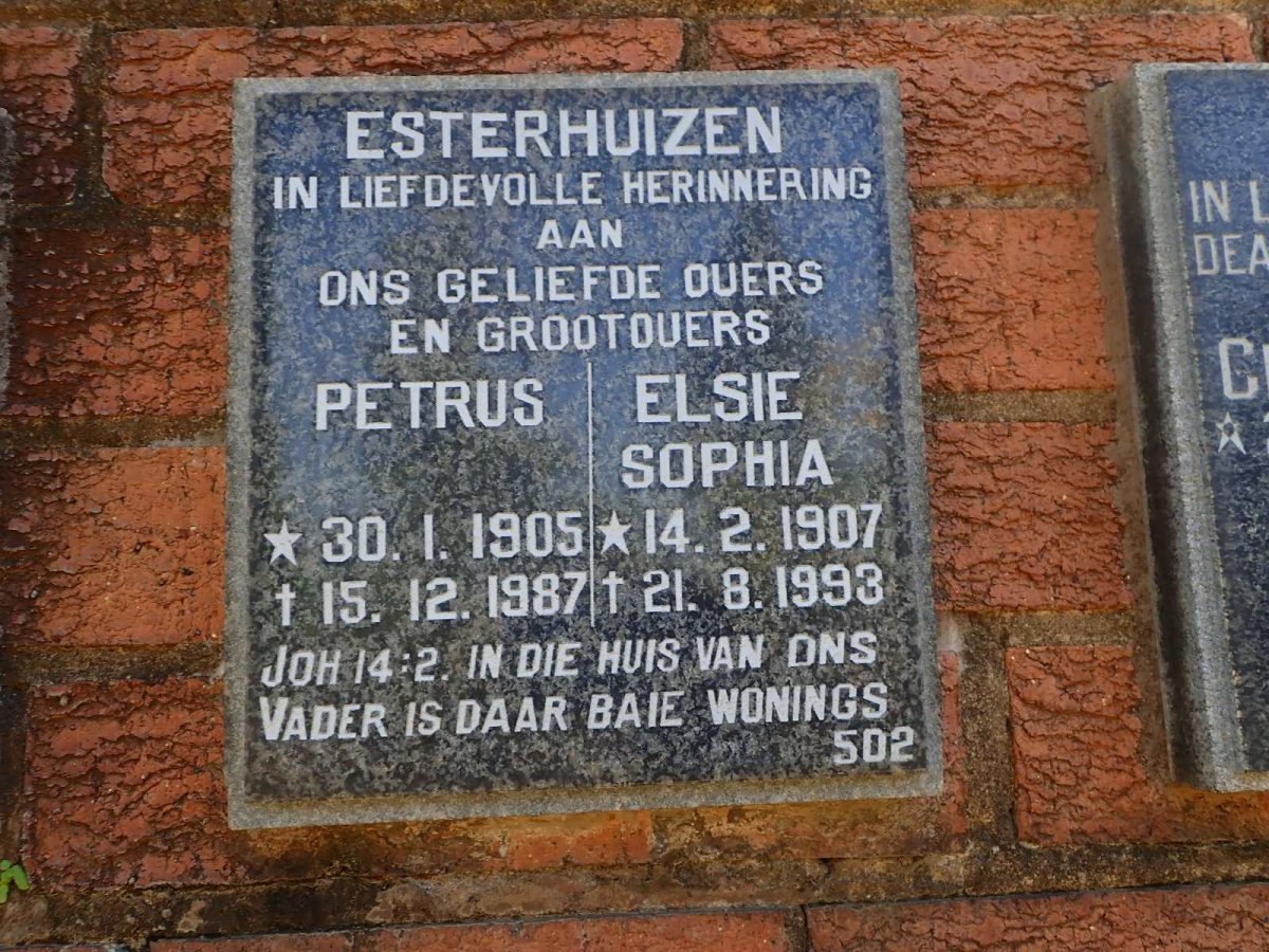 ESTERHUIZEN Petrus 1905-1987 &amp; Elsie Sophia 1907-1993