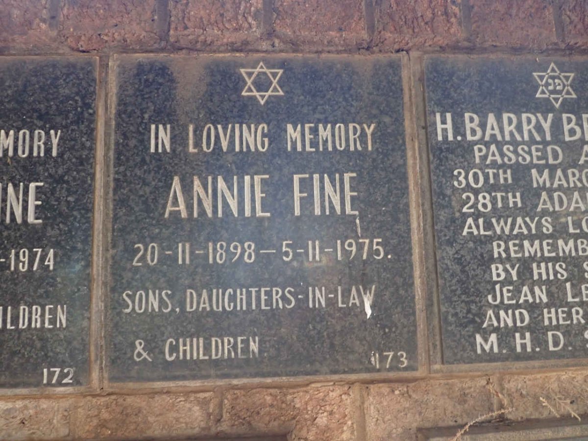 FINE Annie 1898-1975