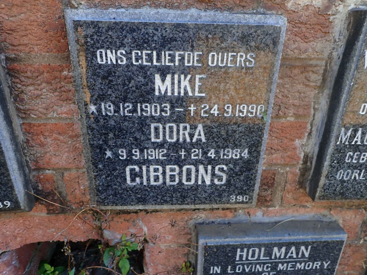 GIBBONS Mike 1903-1990 &amp; Dora 1912-1984