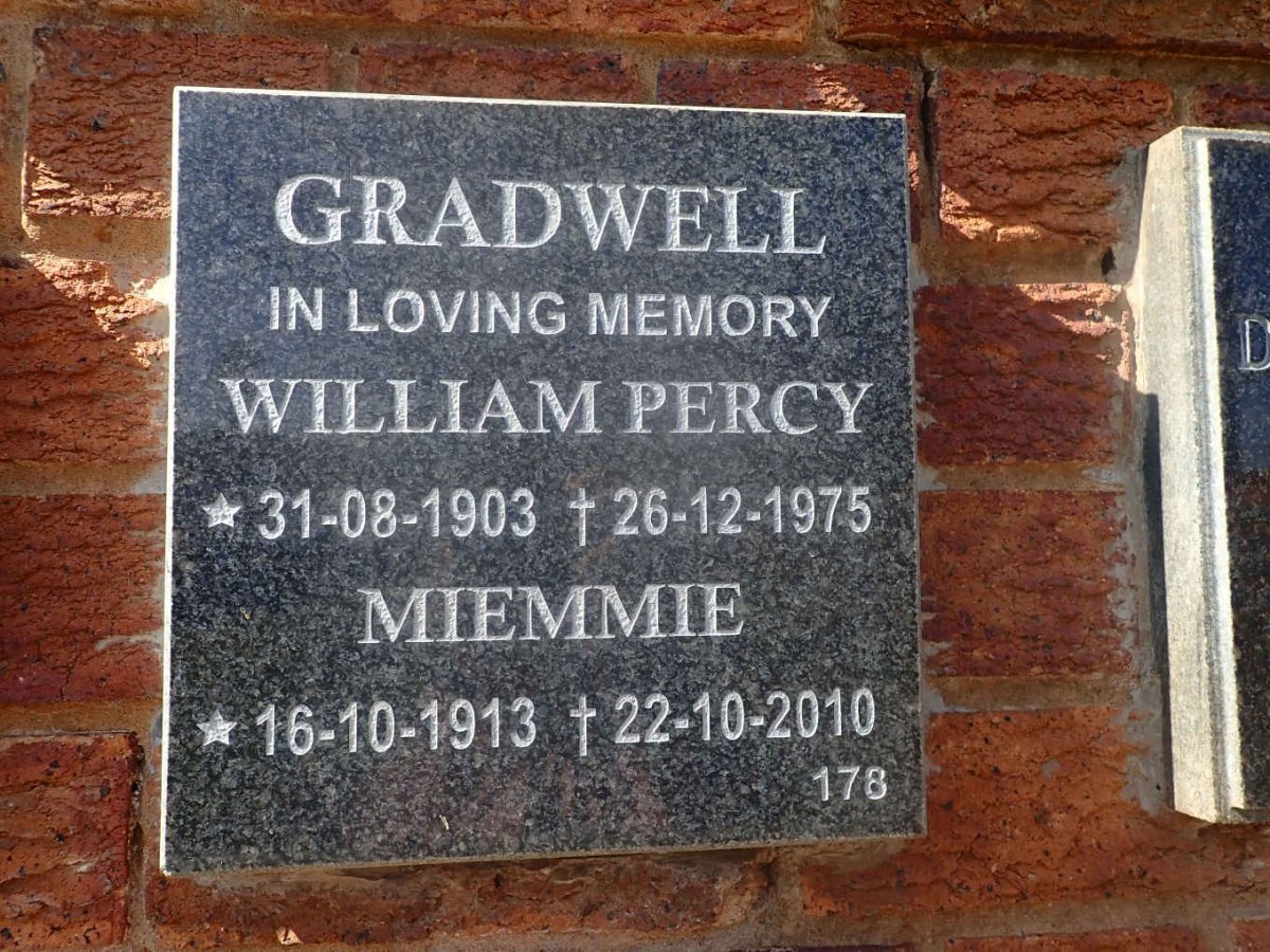 GRADWELL William Percy 1903-1975 &amp; Miemmie 1913-2010