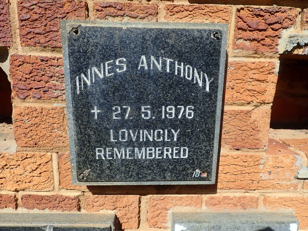 INNES Anthony -1976