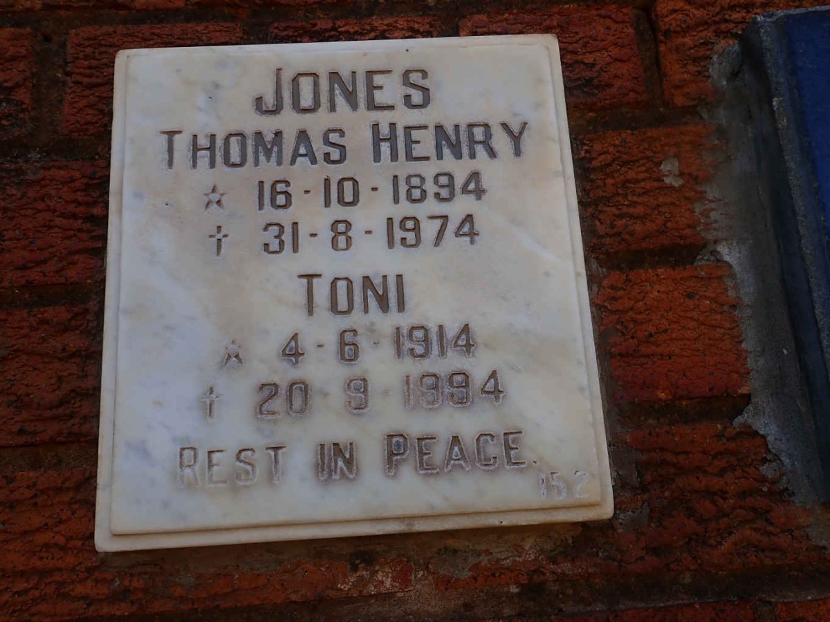 JONES Thomas Henry 1894-1974 &amp; Toni 1914-1994