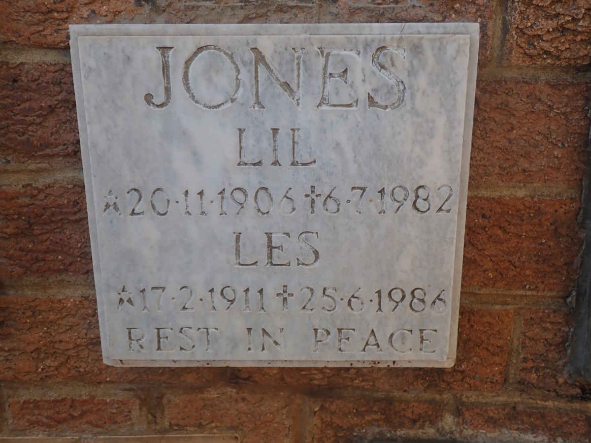 JONES Les 1911-1986 &amp; Lil 1906-1982