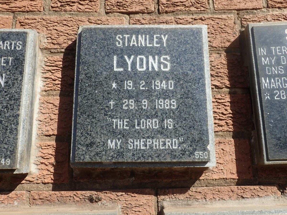 LYONS Stanley 1940-1989