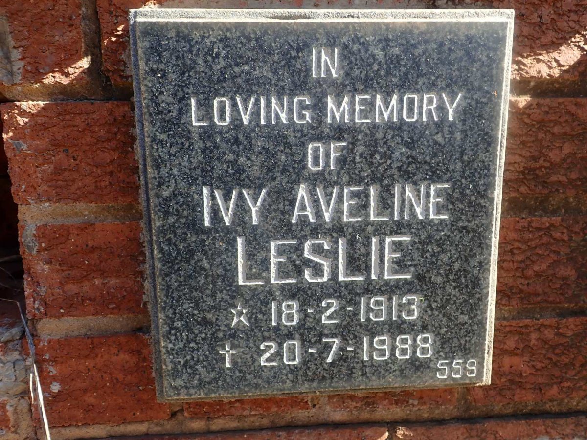 LESLIE Ivy Aveline 1913-1988