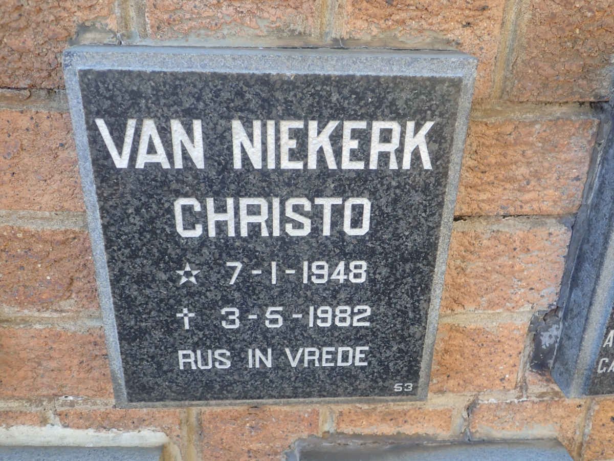 NIEKERK Christo, van 1948-1982