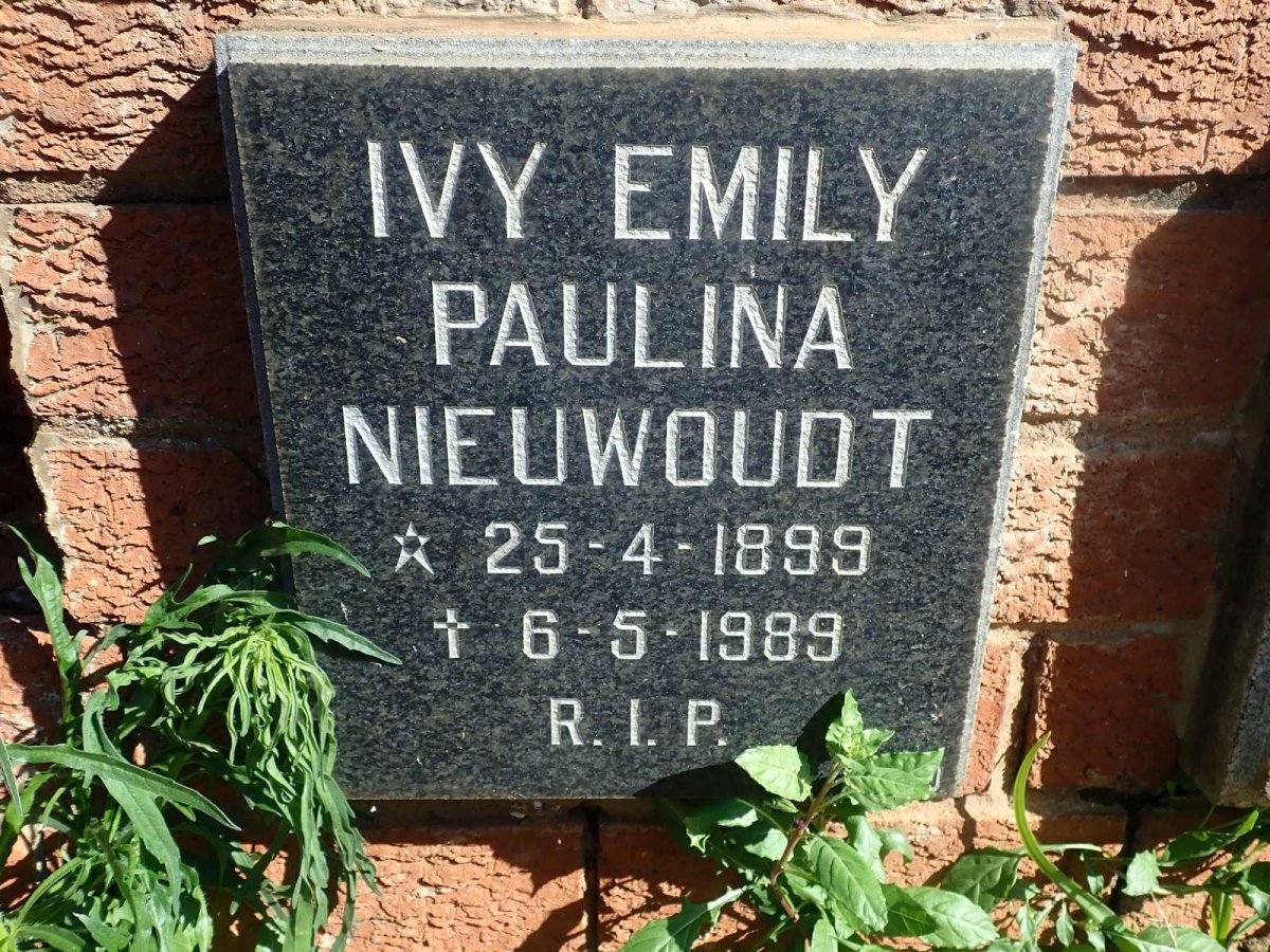 NIEUWOUDT Ivy Emily Paulina 1899-1989