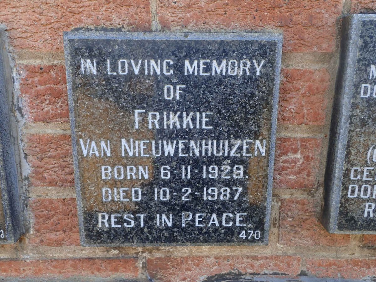 NIEUWENHUIZEN Frikkie, van 1928-1987