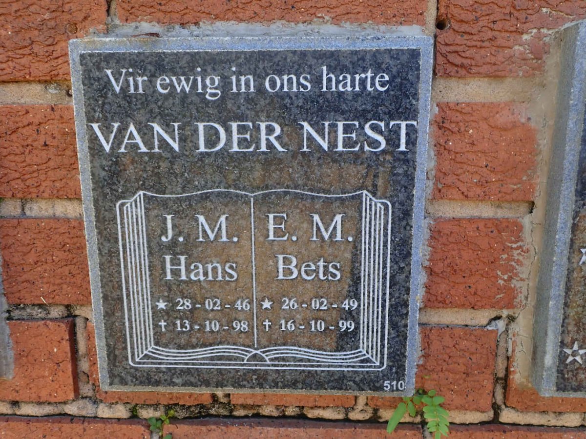 NEST J.M., van der 1946-1998 &amp; E.M. 1949-1999