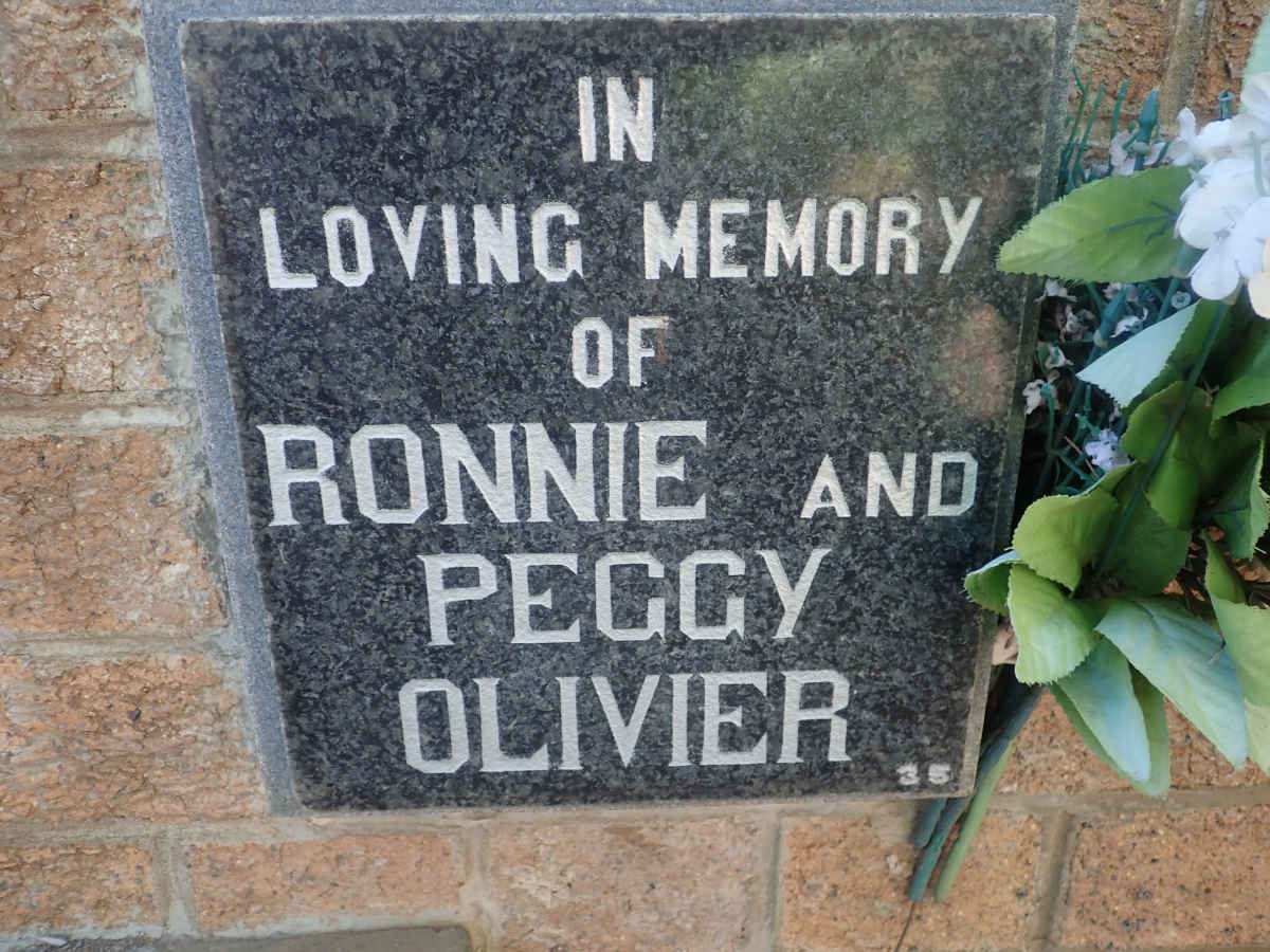 OLIVIER Ronnie &amp; Peggy