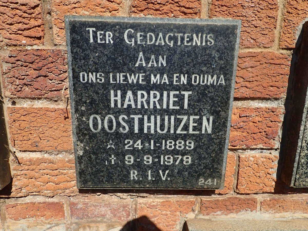OOSTHUIZEN Harriet 1889-1979