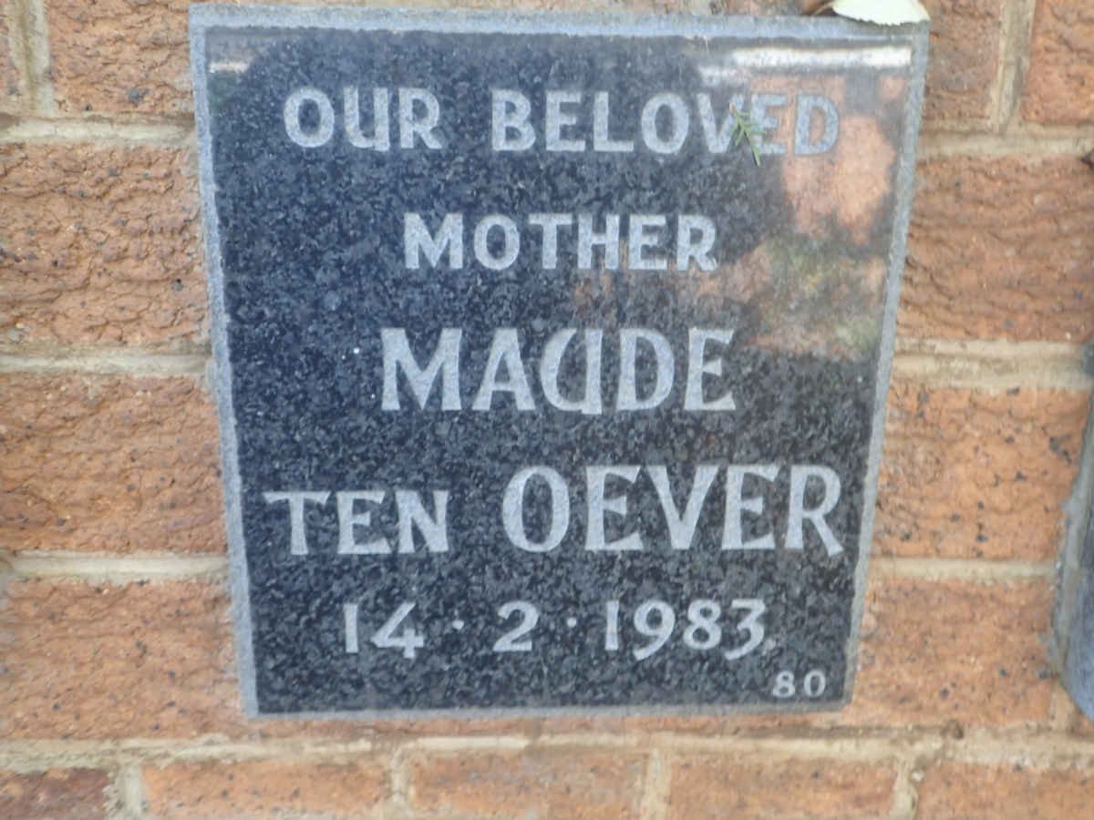 OEVER Maude, ten -1983