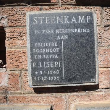 STEENKAMP P.J. 1940-1995