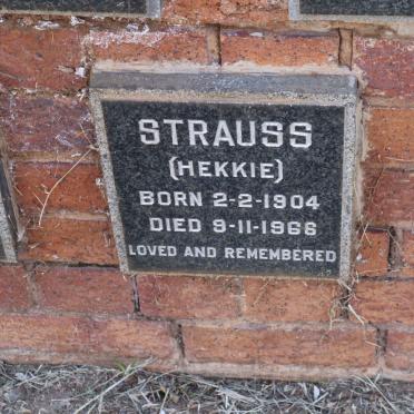 STRAUSS Hekkie 1904-1966
