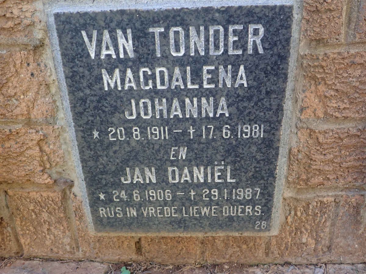 TONDER Jan Daniel, van 1906-1987 &amp; Magdalena Johanna 1911-1981