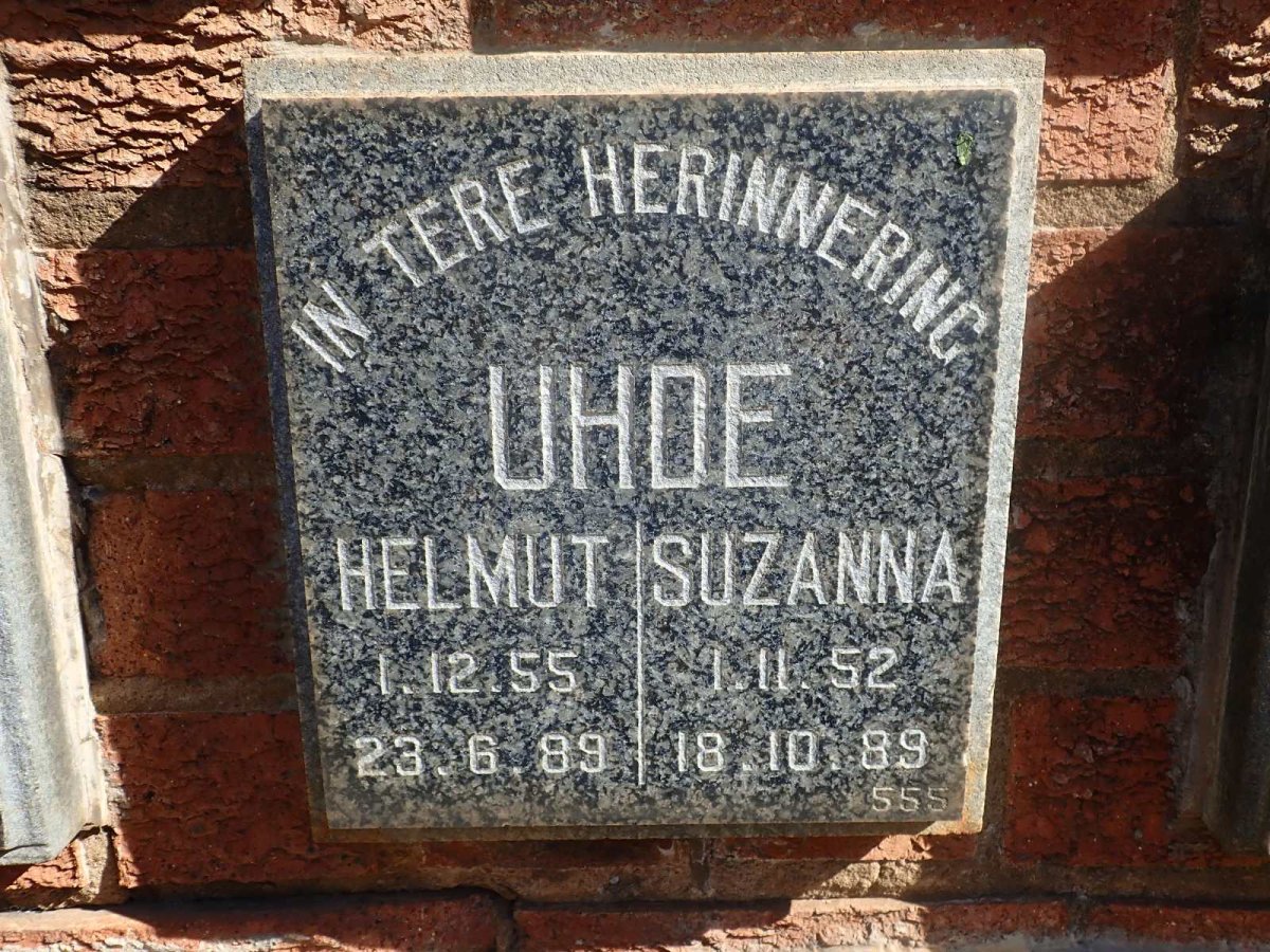 UHDE Helmut 1955-1989 &amp; Suzanna 1952-1989