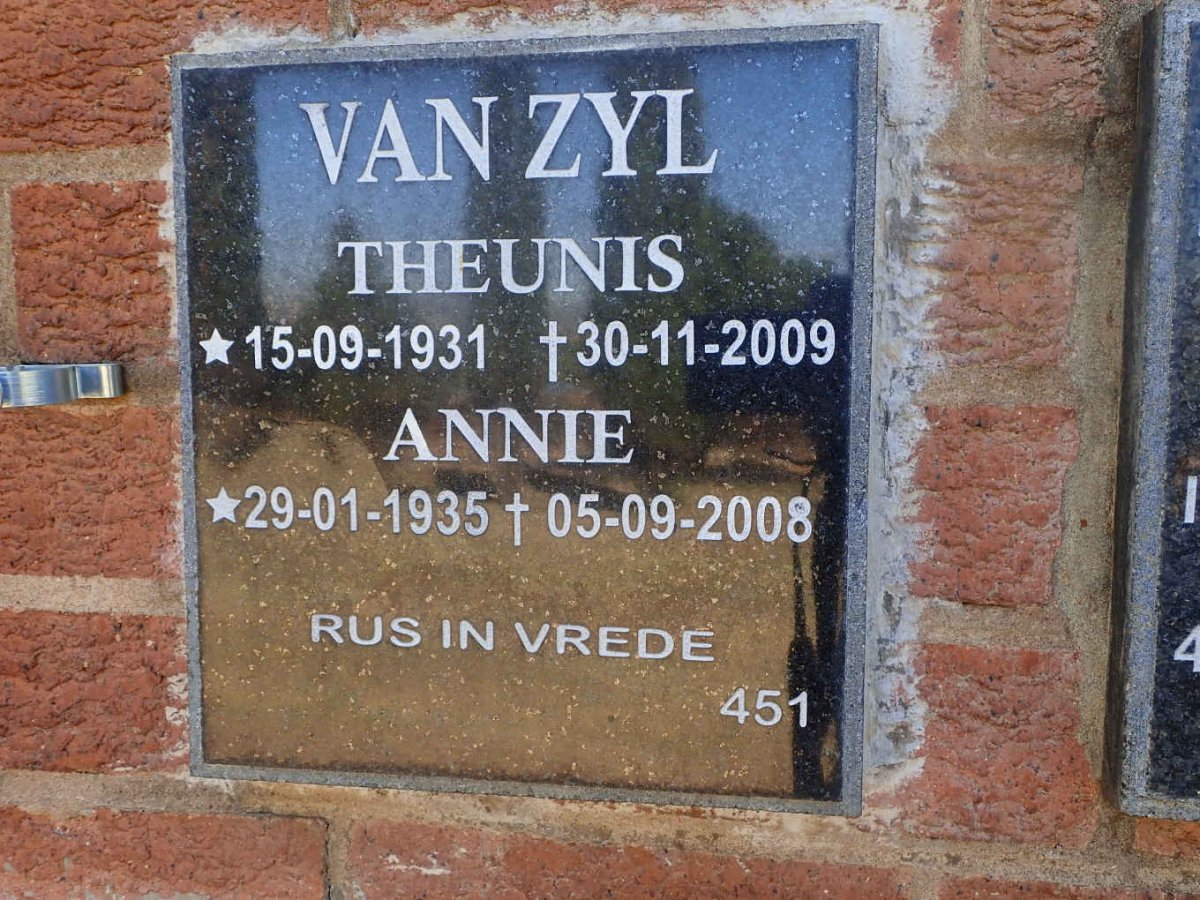 ZYL Theunis, van 1931-2009 &amp; Annie 1935-2008