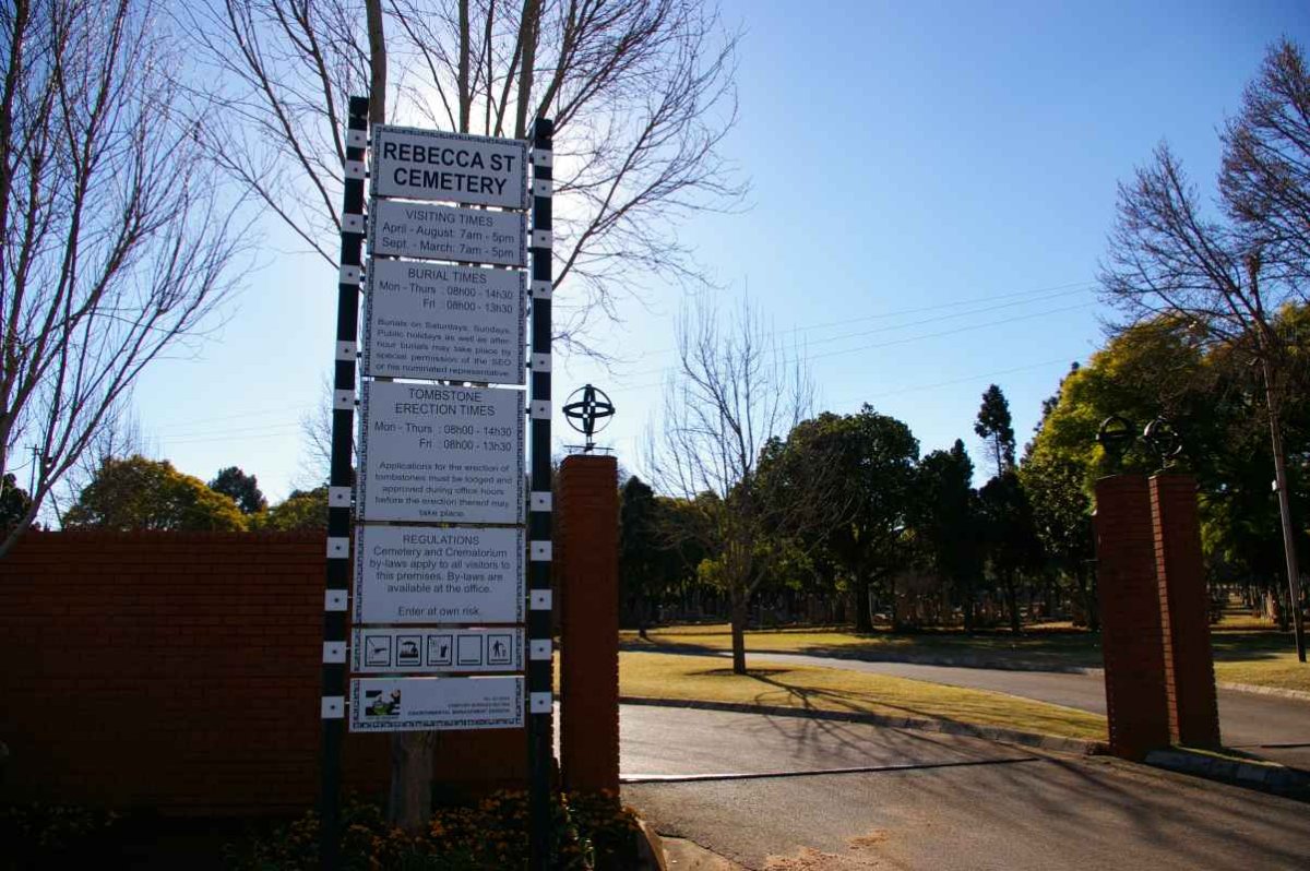 02. Entrance to the cemetery