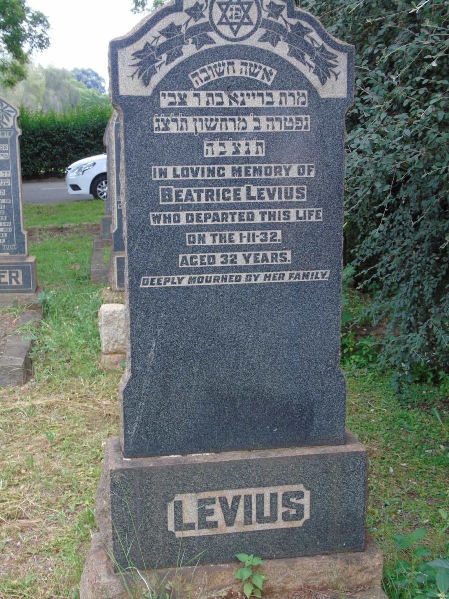LEVIUS Beatrice -1932
