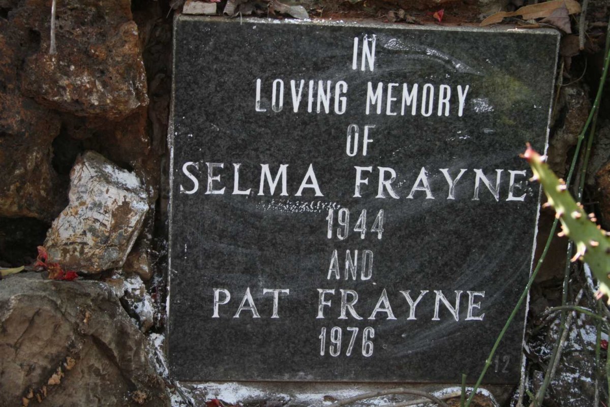 FRAYNE Selma -1944 :: FRAYNE Pat -1976