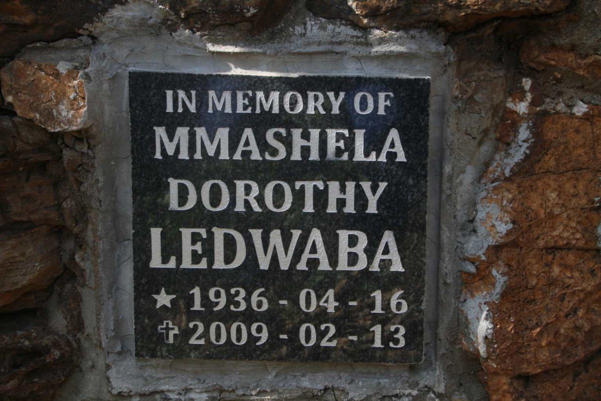 LEDWABA Mmashela Dorothy 1936-2009