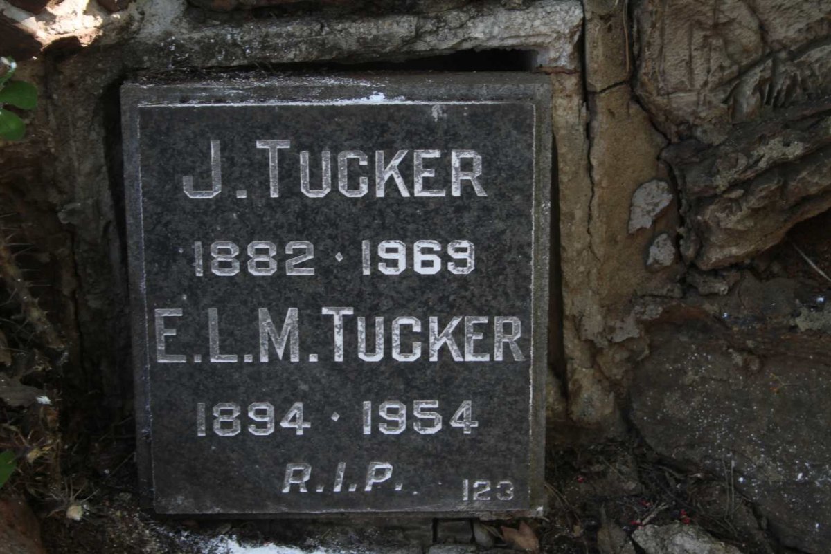 TUCKER J. 1882-1969 & E.L.M. 1894-1954