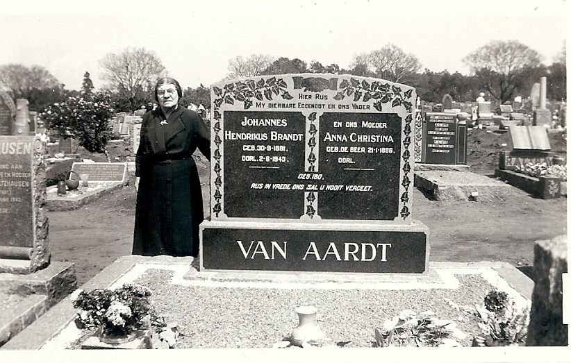 AARDT Johannes Hendrikus Brandt, van 1881-1943 & Anna Christina DE BEER 1886-1965 _1