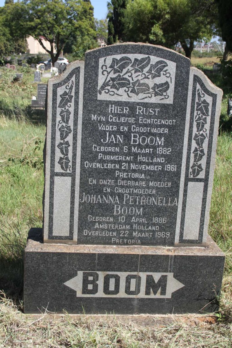 BOOM Jan 1882-1961 & Johanna Petronella 1886-1969