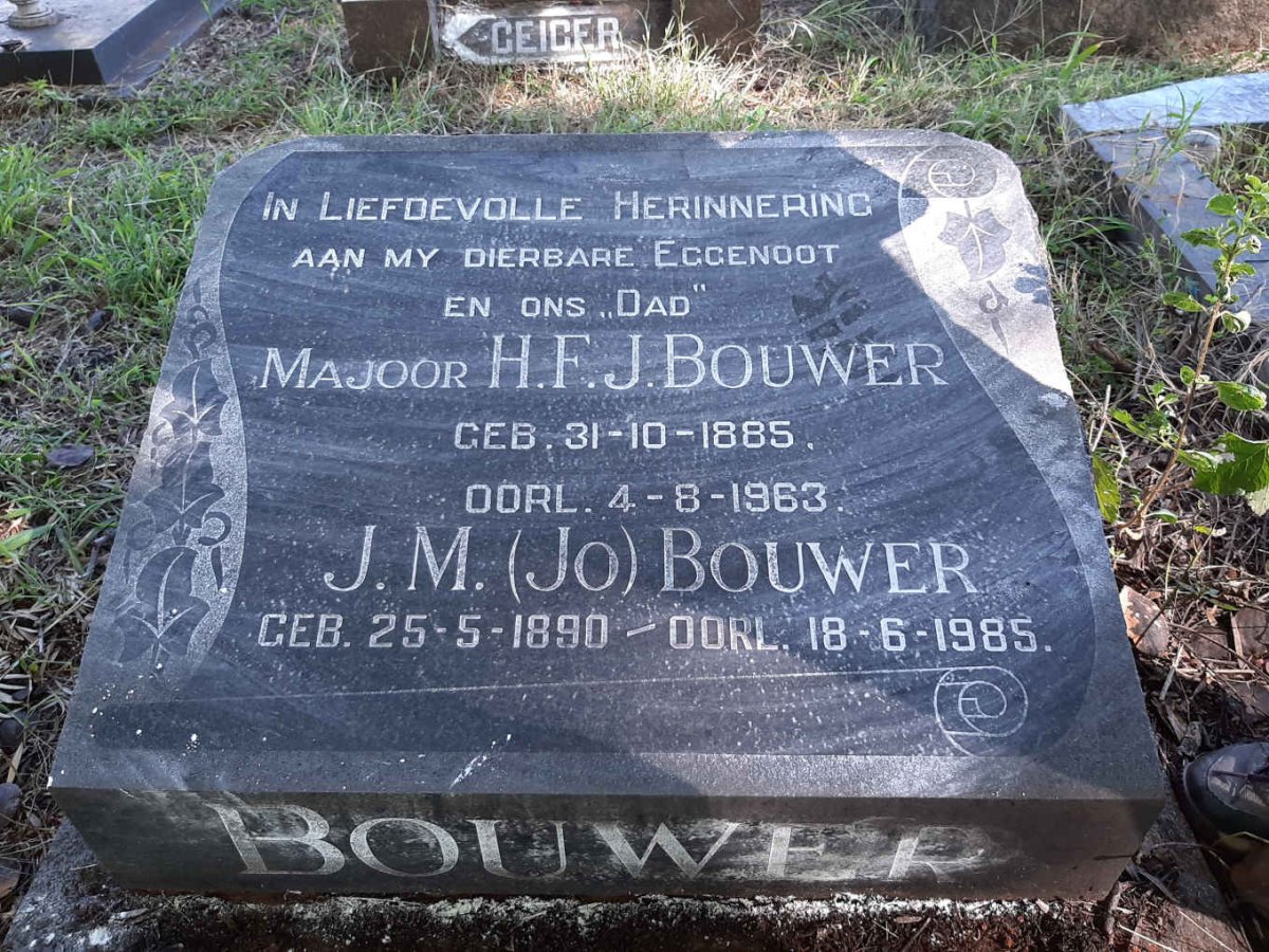 BOUWER H.F.J. 1885-1963 &amp; J.M. 1890-1985