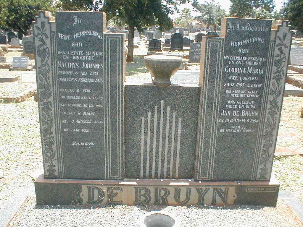 BRUYN Jan, du 1903-1994 &amp; Glodina Maria LOURENS 1907-1976 :: DU BRUYN Matthys Johannes 1933-1945