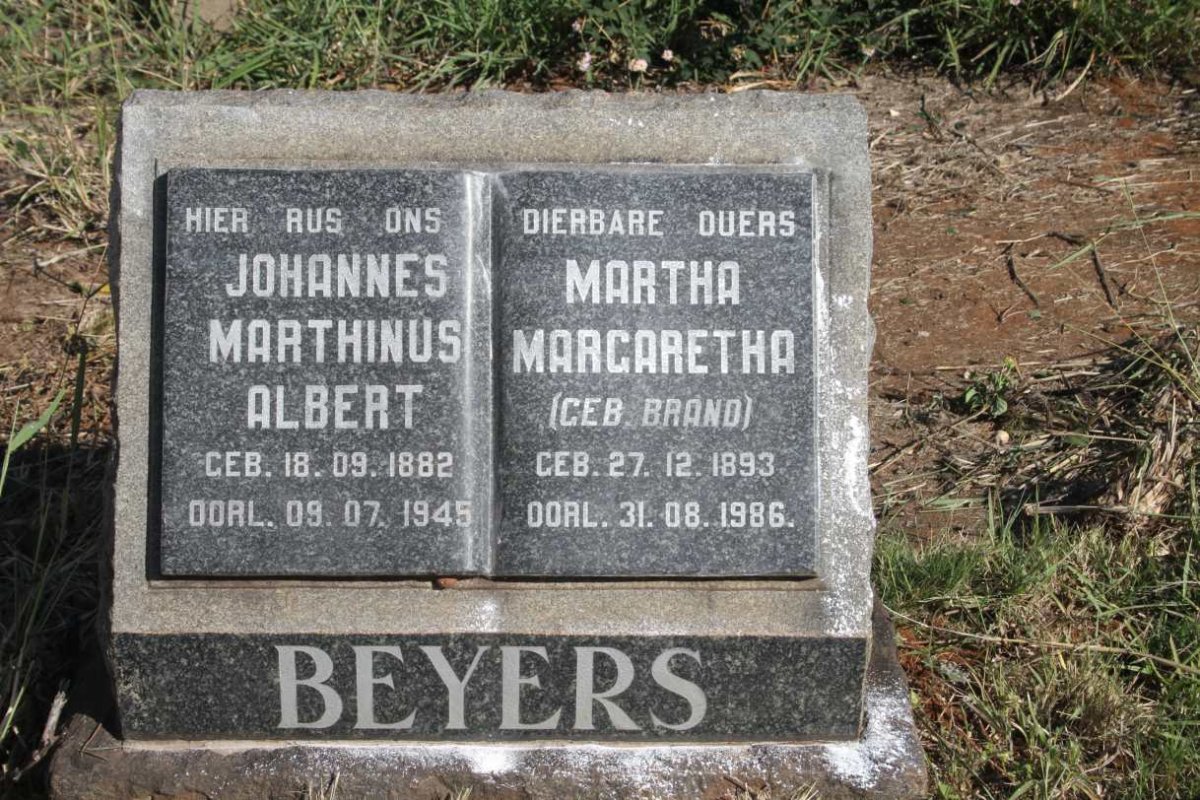 BEYERS Johannes Marthinus Albert 1882-1945 & Martha Margaretha BRAND 1893-1986