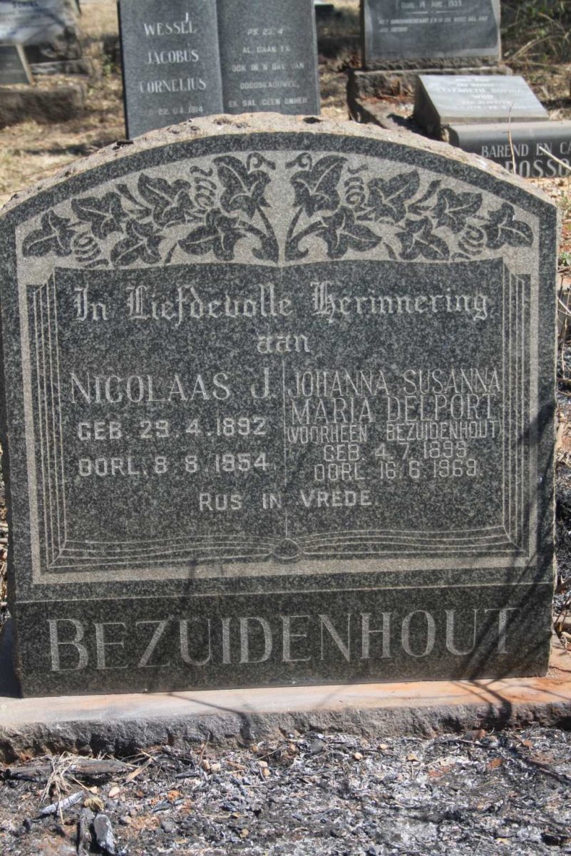 BEZUIDENHOUT Nicolaas J. 1892-1954 & Johanna Susanna Maria DELPORT 1899-1969