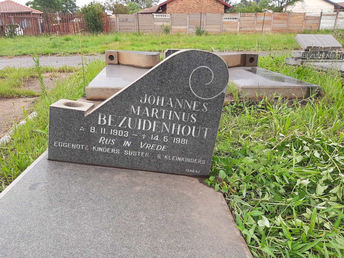 BEZUIDENHOUT Johannes Martinus 1903-1981