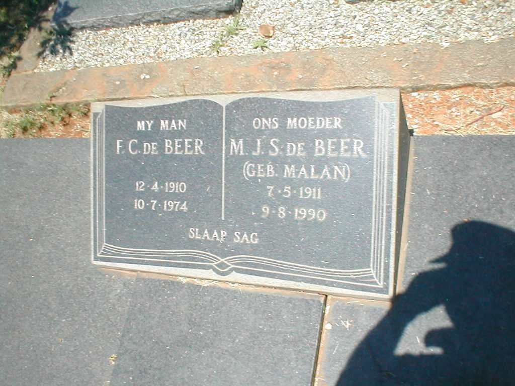 BEER F.C., de 1910-1974 &amp; M.J.S. MALAN 1911-1990