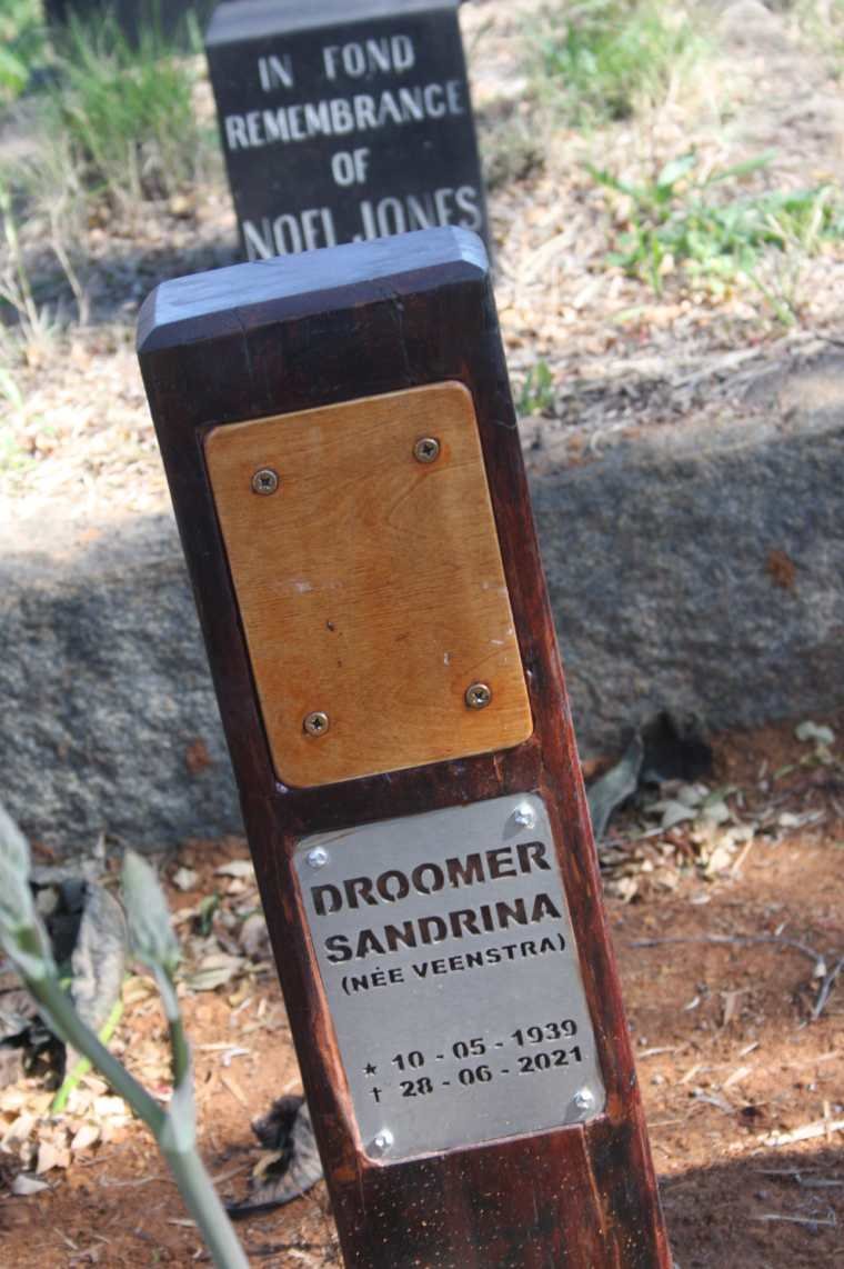 DROOMER Sandrina nee VEENSTRA 1939-2021