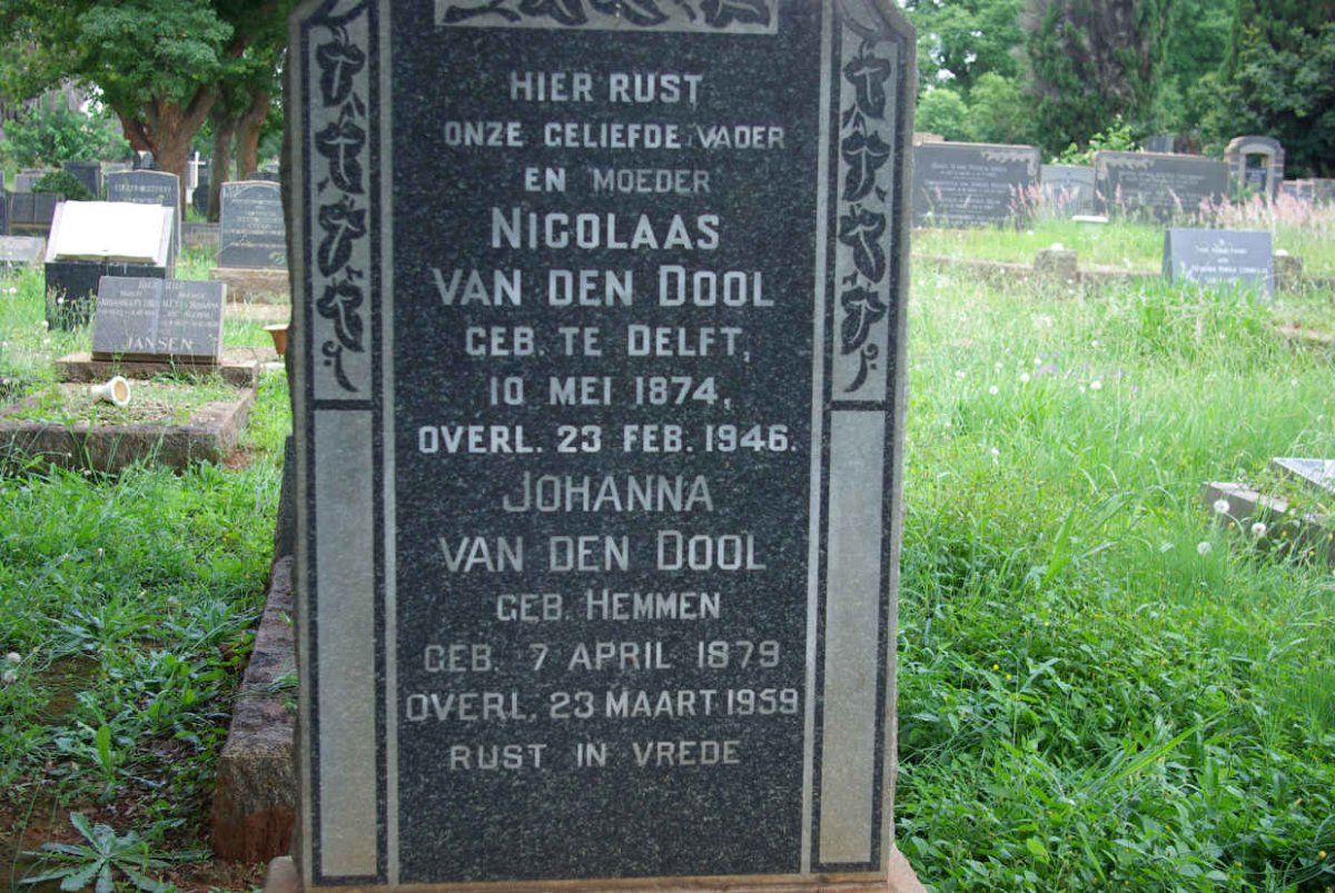 DOOL Nicolaas, van den 1874-1946 &amp; Johanna HEMMEN 1879-1959
