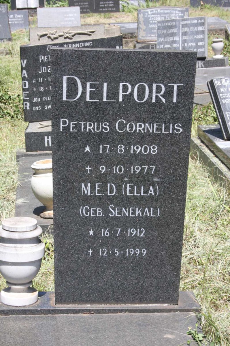 DELPORT Petrus Cornelis 1908-1977 &amp; M.E.D. SENEKAL 1912-1999