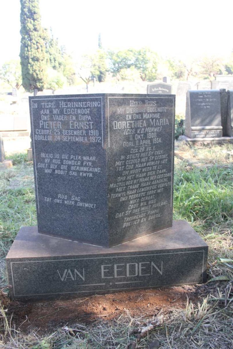 EEDEN Pieter Ernst, van 1910-1972 & Dorethea Maria V.D. MERWE 1908-1954