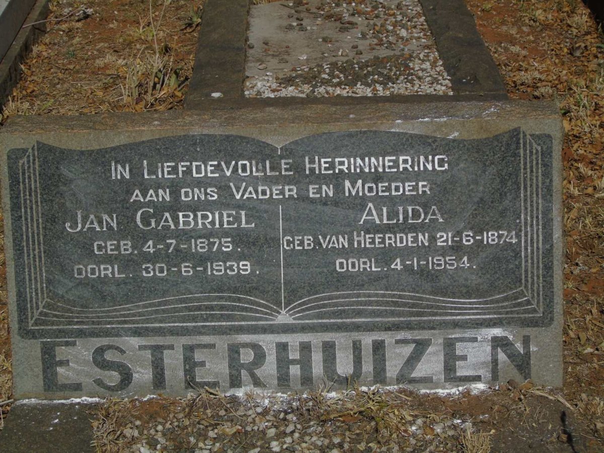 ESTERHUIZEN Jan Gabriel 1875-1939 & Alida VAN HEERDEN 1874-1954