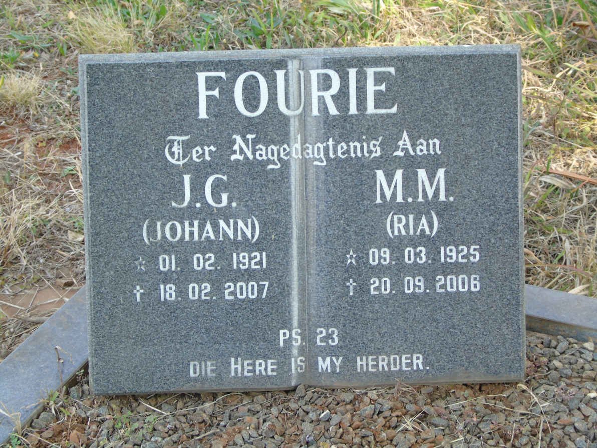 FOURIE J.G. 1921-2007 &amp; M.M. 1925-2006