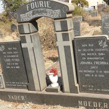 FOURIE Louis Petrus 1912-1982 & Johanna Fredrika OOSTHUIZEN 1900-1975