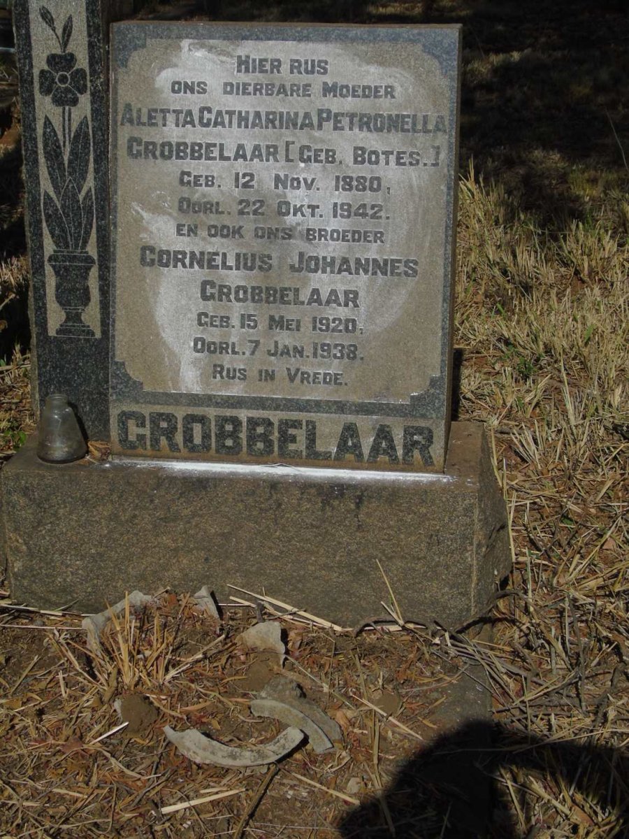 GROBBELAAR Aletta Catharina Petronella nee BOTES 1880-1942 :: GROBBELAAR Cornelius Johannes 1920-1938 