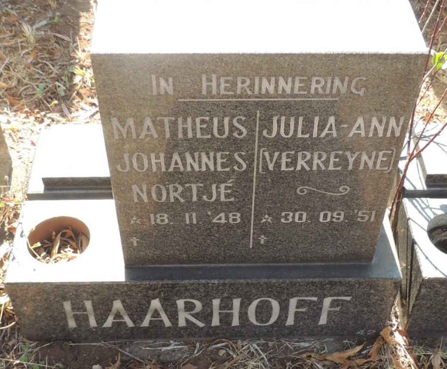 HAARHOFF Matheus Johannes Nortje 1948-  & Julia-Ann VERREYNE 1951- 