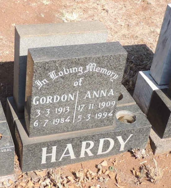 HARDY Gordon 1913-1984 & Anna 1909-1994