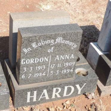 HARDY Gordon 1913-1984 & Anna 1909-1994